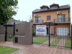 Chile Nº1.455, entre Güemes y 25 de Mayo,El Talar, Tigre.-